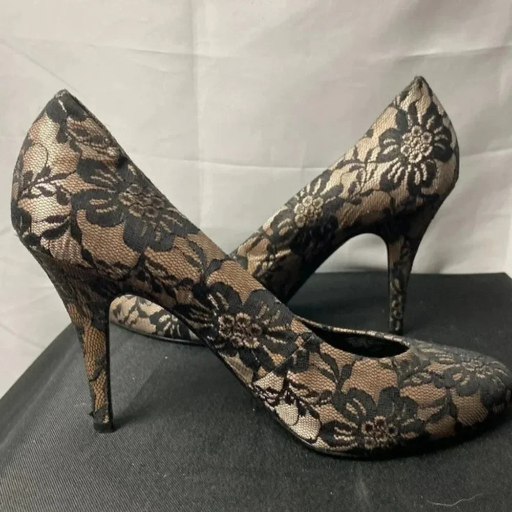 GIANNI BINI WO SIZE 8.5 BLACK FLORAL LACE PUMP SHOE 4” HEEL LEATHER SOLE… - Picture 2 of 13